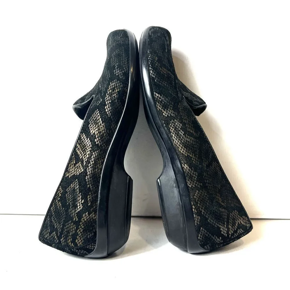 Dansko Women's EU 39 US 8.5 Black Gold Leather Flat Comfort Casual Slip On Shoes